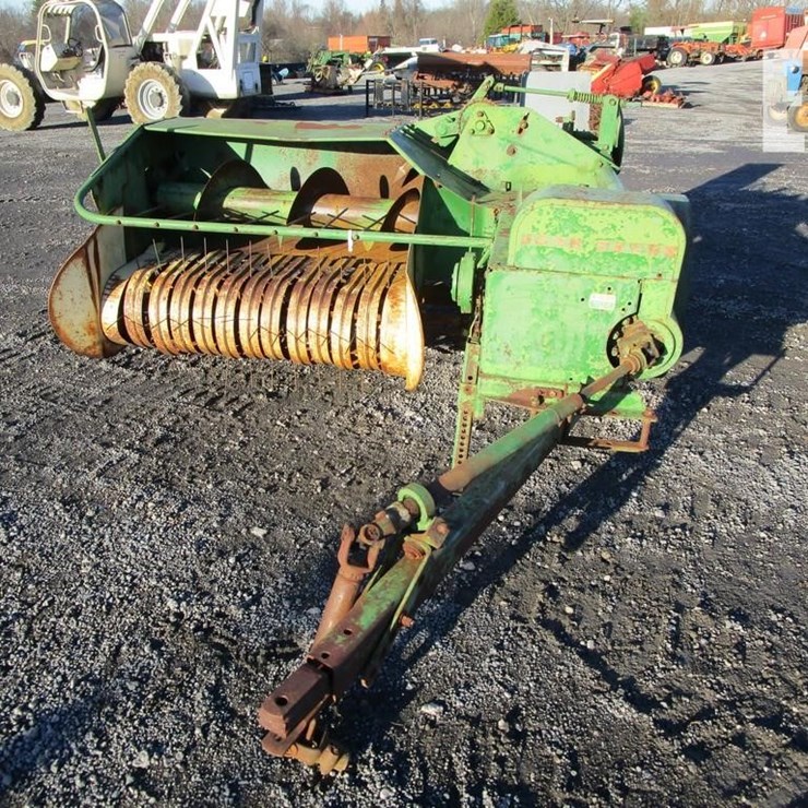 JOHN DEERE 24T