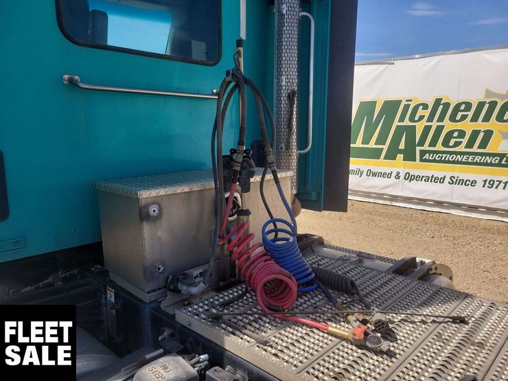 2019-peterbilt-579-image-25