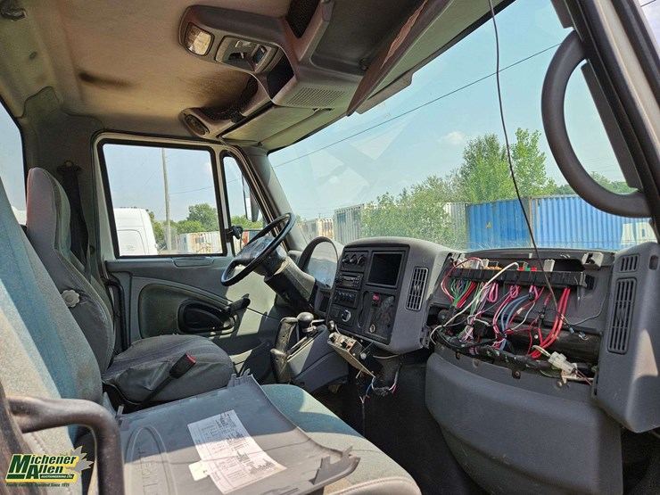 2006-international-durastar-4400-image-27