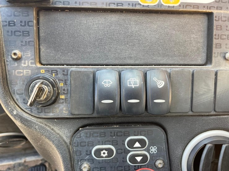2015-jcb-507-42-image-29
