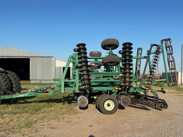 2014-great-plains-2400tm-image-2