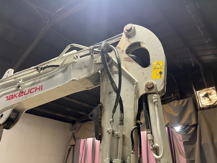 takeuchi-tb370-image-13