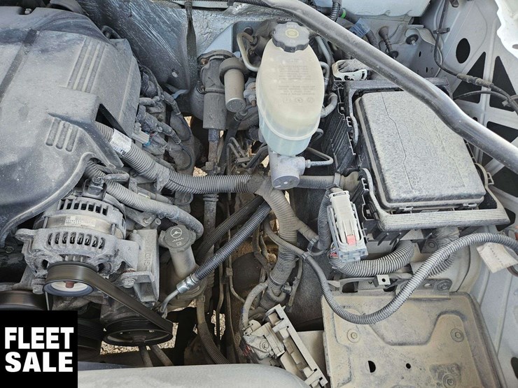 2015-chevrolet-silverado-3500hd-image-19