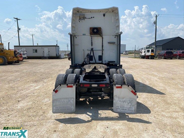 2020-peterbilt-579-image-7