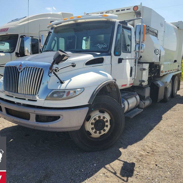 2017 INTERNATIONAL WORKSTAR 7400