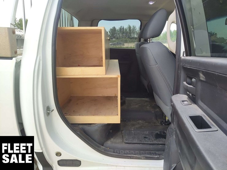 2015-ram-tradesman-image-13