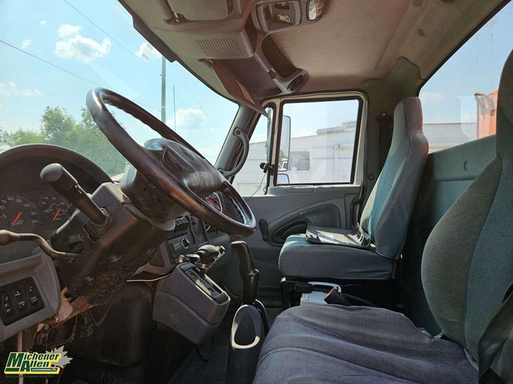 2006-international-durastar-4400-image-22