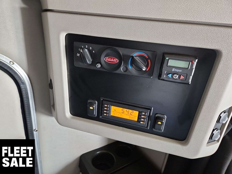 2019-peterbilt-579-image-19