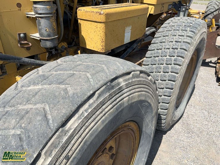 1989-caterpillar-140g-image-19