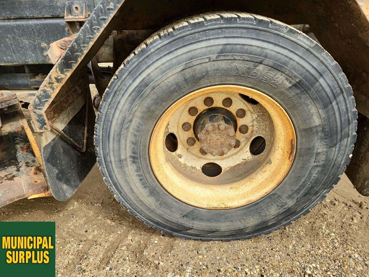 2008-ford-f750-image-23