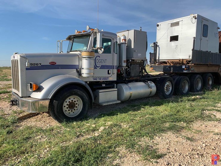 2013-peterbilt-367-image-2