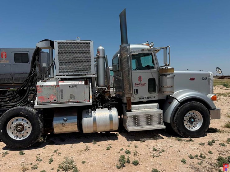 2013-peterbilt-367-image-2