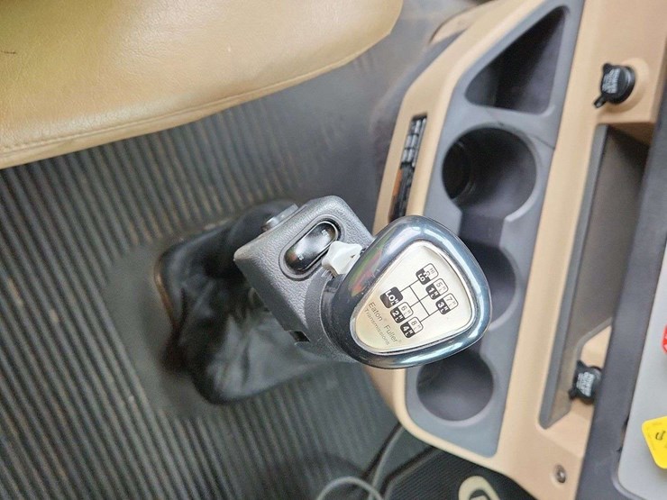 2012-freightliner-coronado-122-image-13