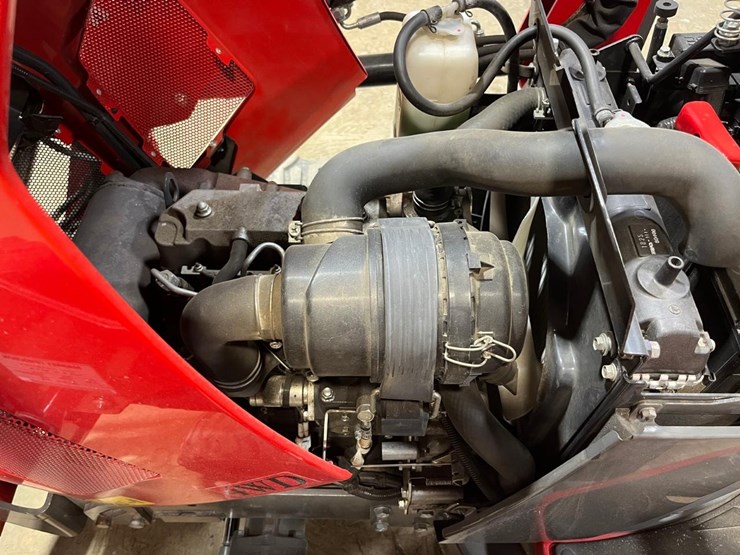 2020-massey-ferguson-gc1723eb-image-23