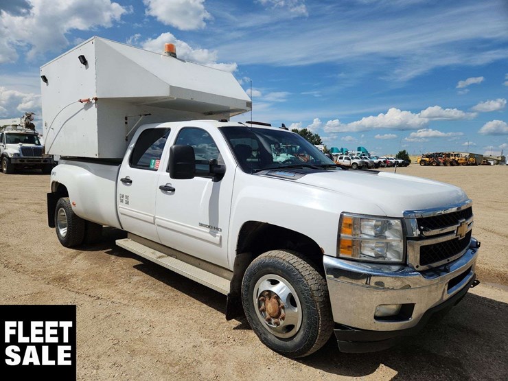 2012-chevrolet-silverado-3500hd-image-2
