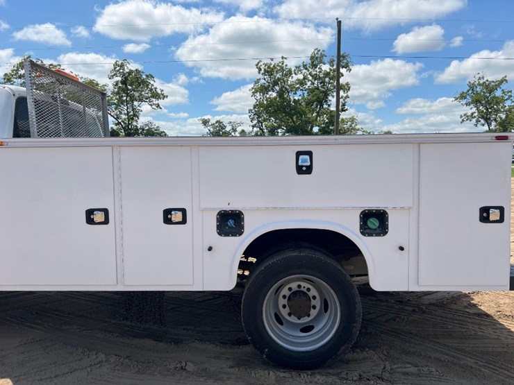 2015-ford-f450-xl-image-21