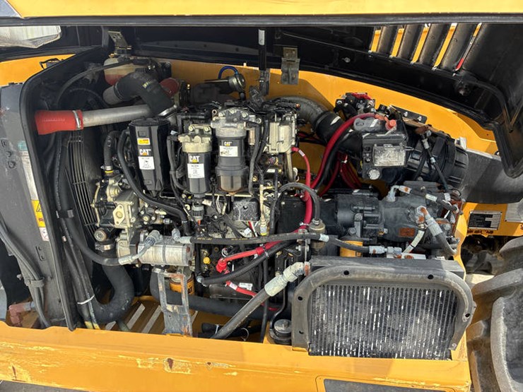 2018-caterpillar-th408d-image-66