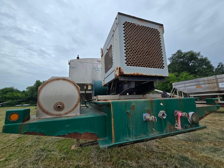 2014-doyle-dry-fertilizer-tender-trailer---kubota-diesel,-3-stainless-compartments,-side-discharge-image-20