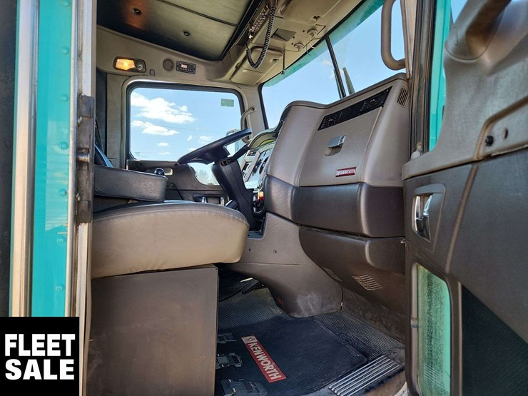 2014-kenworth-t660-image-17