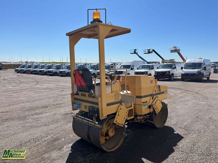 caterpillar-cb-214b-image-9