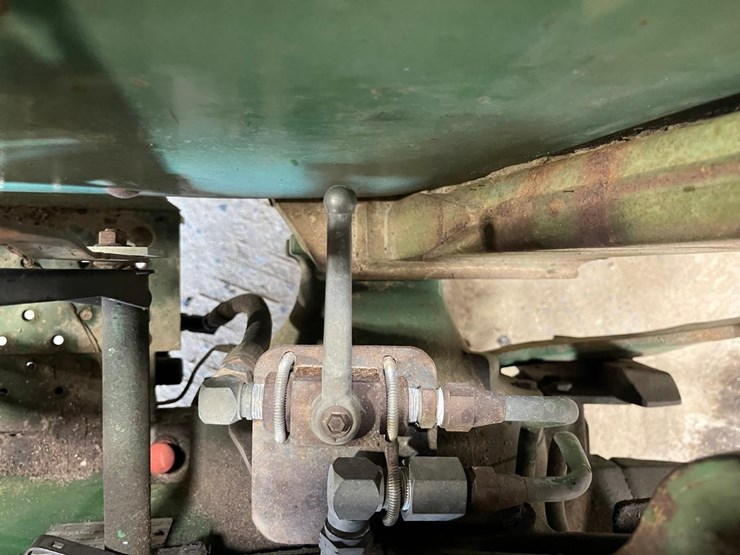 john-deere-2040-image-32