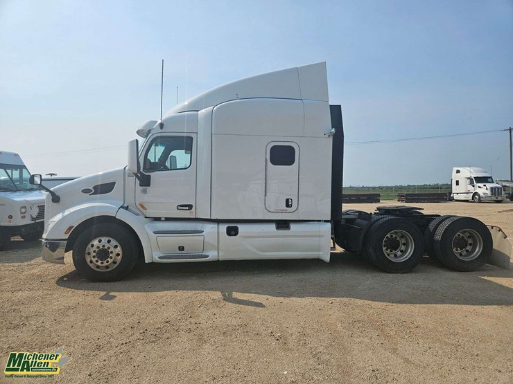 2019-peterbilt-579-image-2