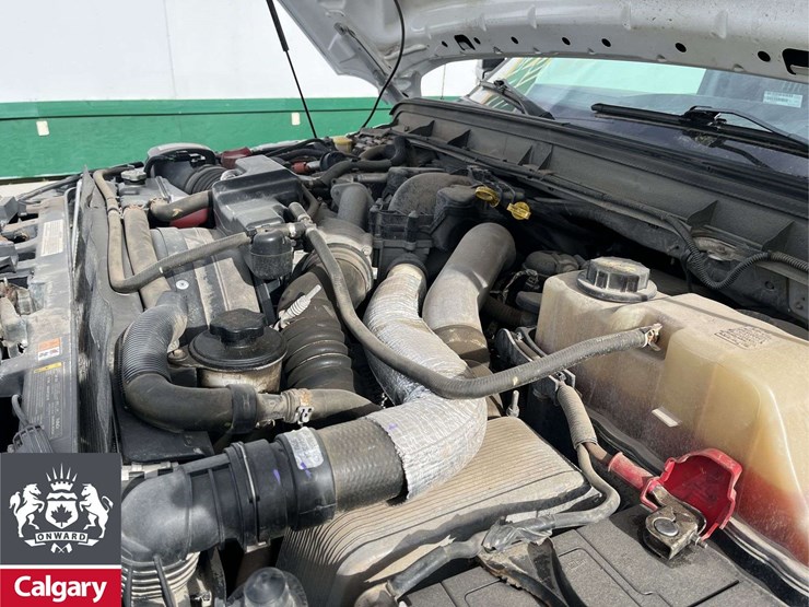 2013-ford-f550-image-17