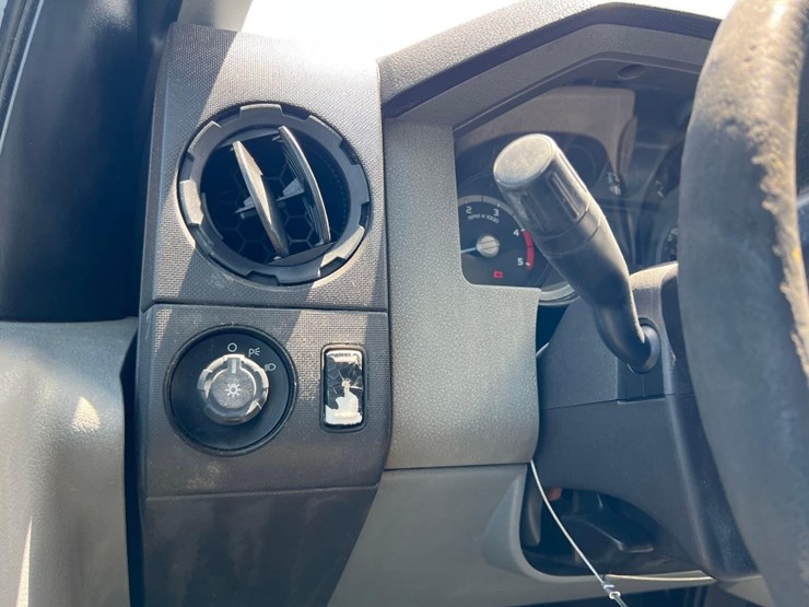 2015-ford-f450-xl-image-35