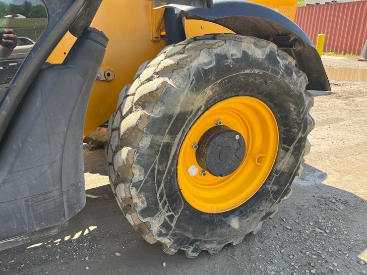 2015-jcb-507-42-image-15
