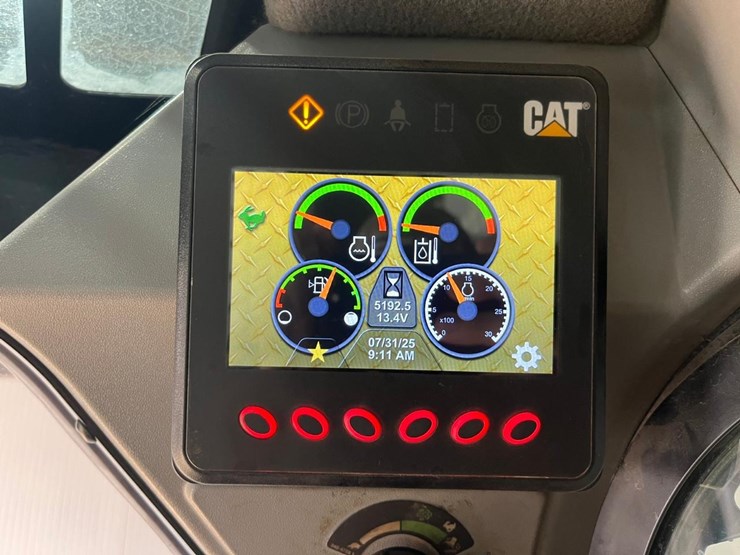 2021-caterpillar-259d3-image-24