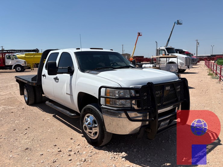 2012-chevrolet-silverado-3500hd-image-2