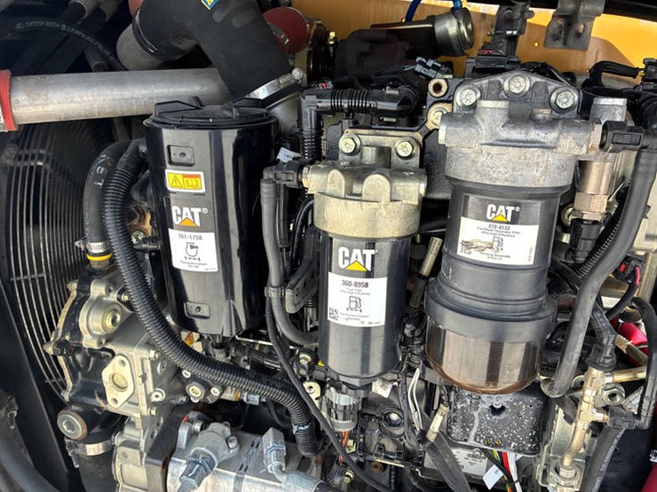 2018-caterpillar-th408d-image-71