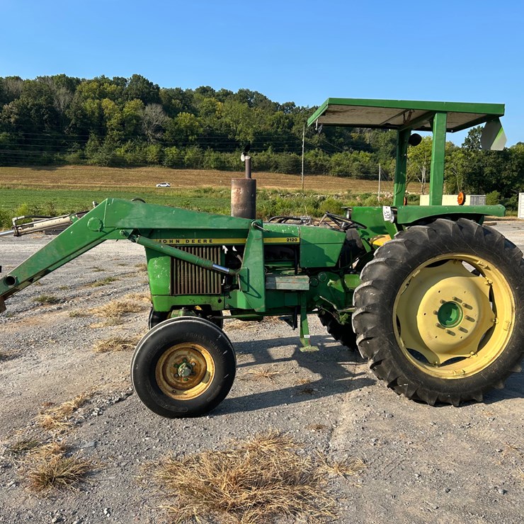 JOHN DEERE 2120