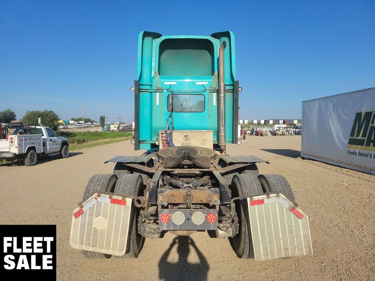2014-kenworth-t660-image-16