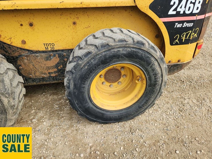 2005-caterpillar-246b-image-12