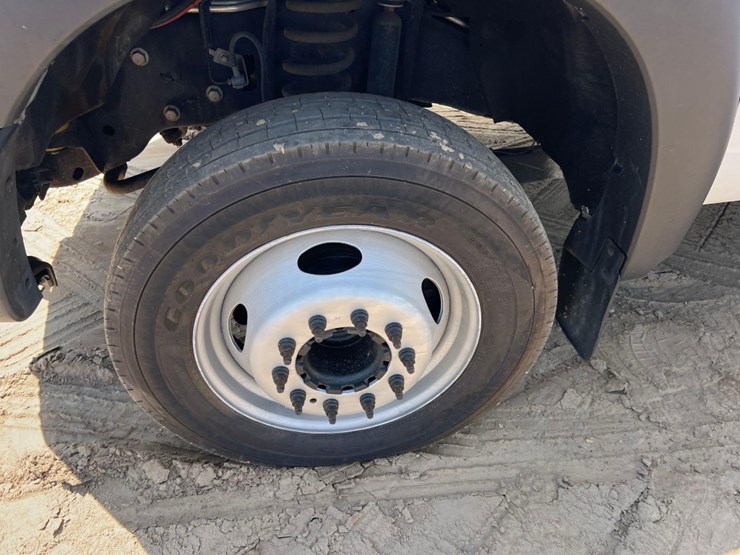 2015-ford-f450-xl-image-8