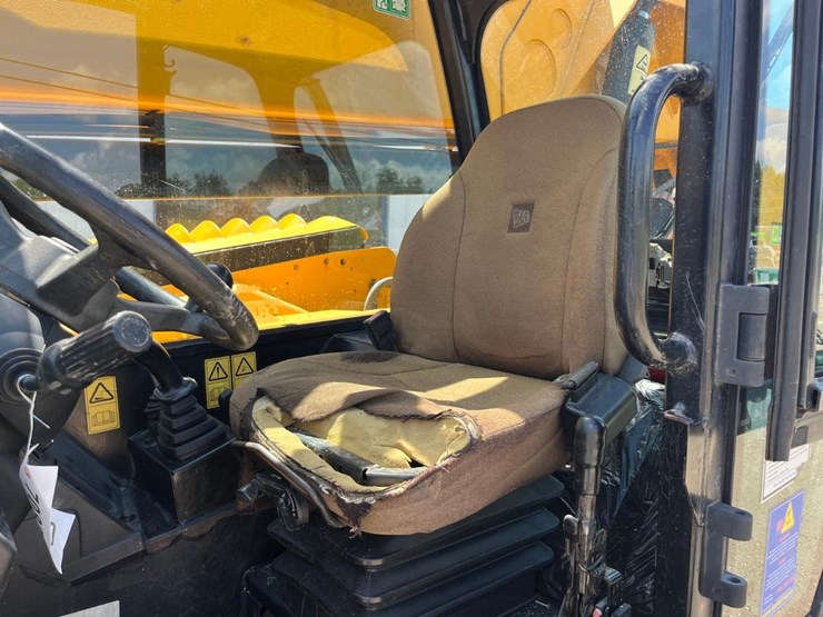 2015-jcb-507-42-image-23