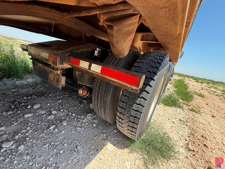 2013-peterbilt-367-image-13