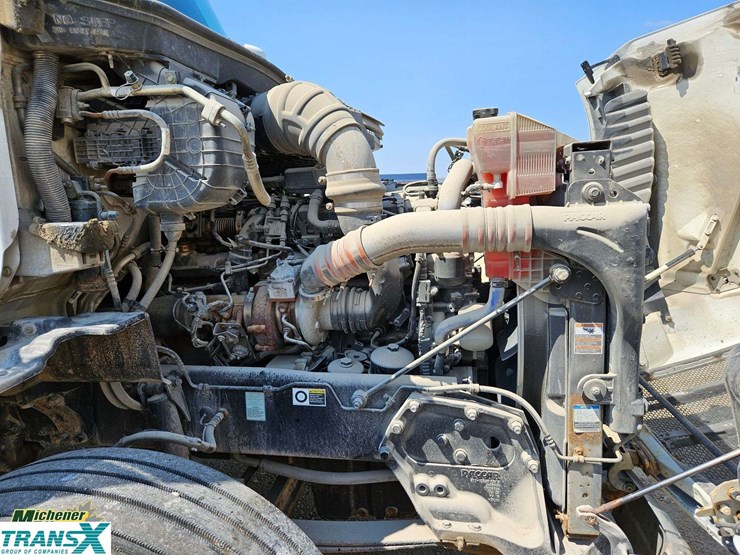 2020-peterbilt-579-image-16