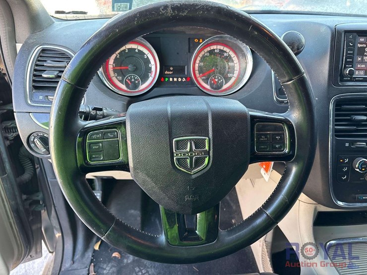 2018-dodge-grand-caravan-sxt-image-13