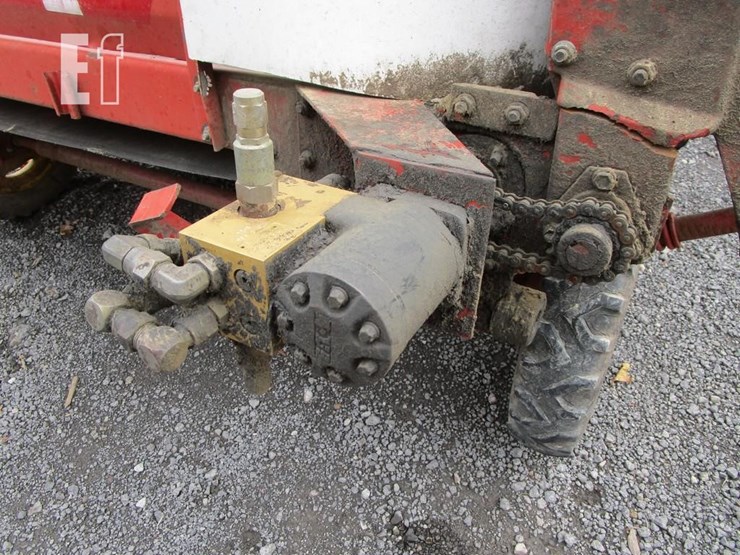 new-holland-166-image-6