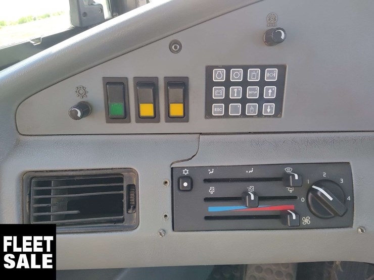 2010-volvo-a30e-image-15