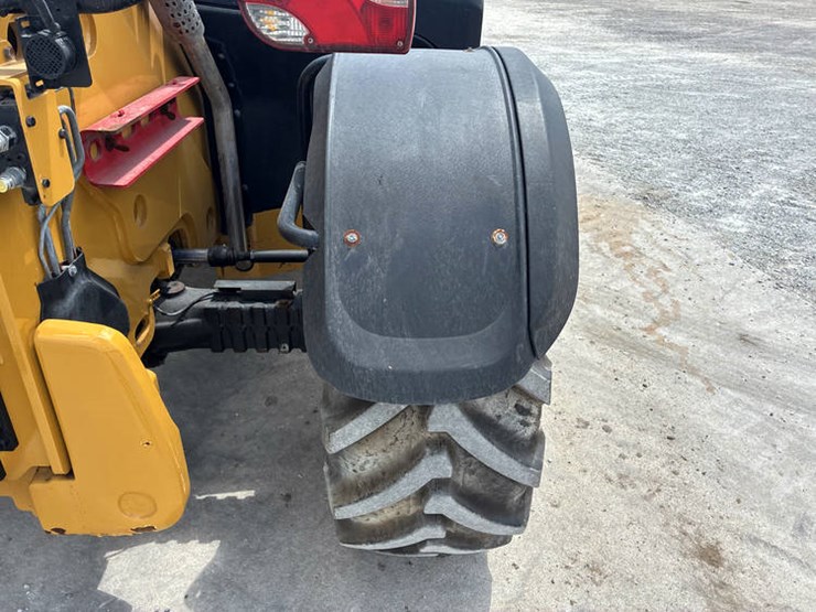 2018-caterpillar-th408d-image-60