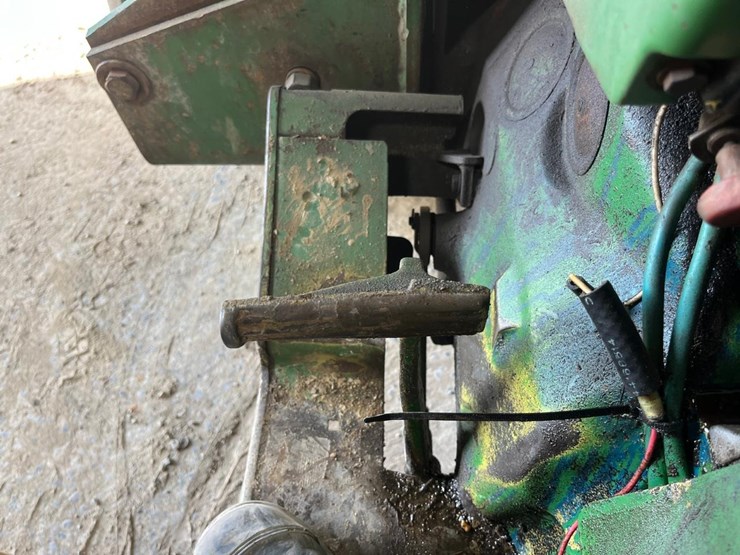 john-deere-2040-image-28