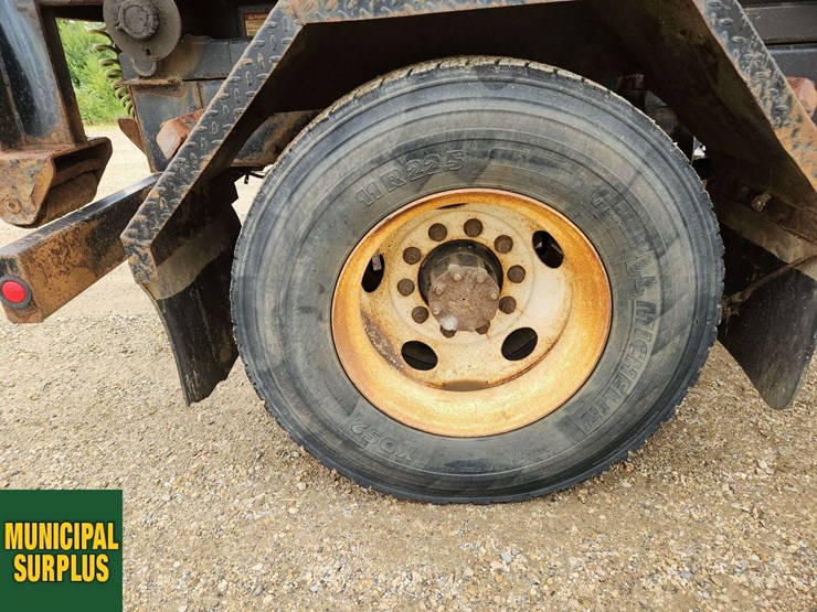 2008-ford-f750-image-24
