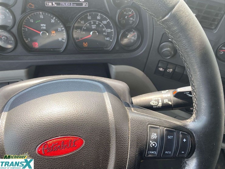 2020-peterbilt-579-image-41