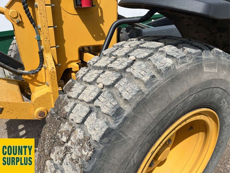 2017-deere-870g-image-11