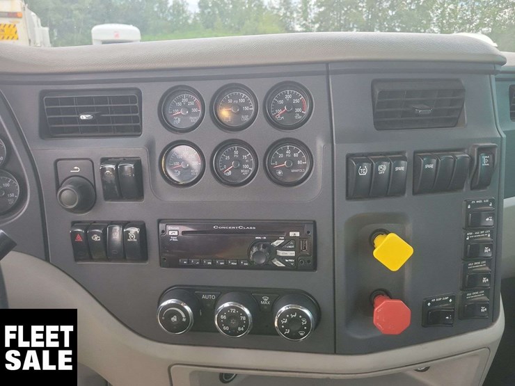 2018-peterbilt-579-image-21
