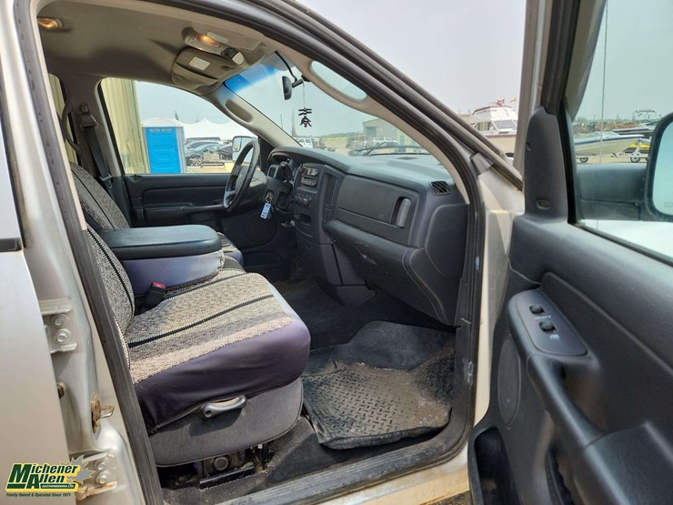 2005-dodge-ram-2500-image-13