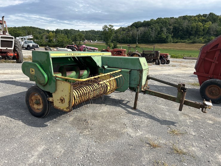 john-deere-336-image-1